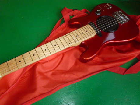 Chitarra Elettrica Preamplific